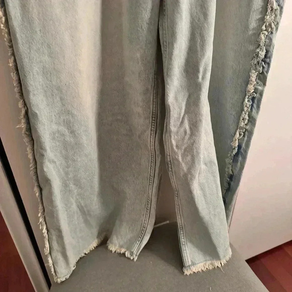 H&M raw fringe hem baggy jeans NWOT - Picture 6 of 7